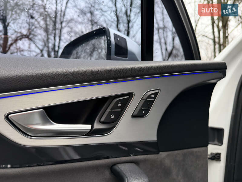 Внедорожник / Кроссовер Audi SQ7 2017 в Киеве фото 31 Внедорожник / Кроссовер Audi SQ7 2017 в Киеве