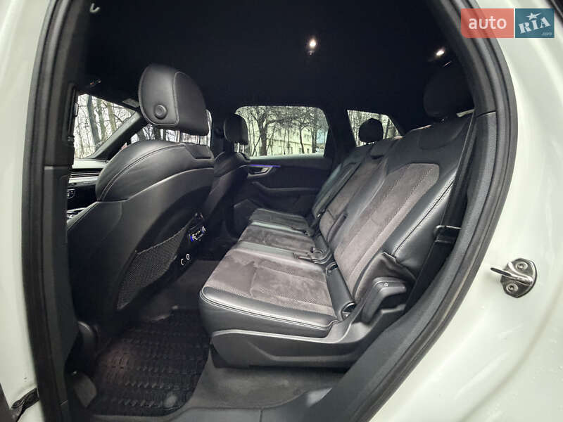 Внедорожник / Кроссовер Audi SQ7 2017 в Киеве фото 36 Внедорожник / Кроссовер Audi SQ7 2017 в Киеве