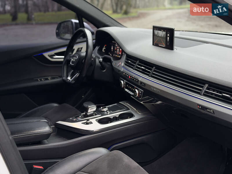 Внедорожник / Кроссовер Audi SQ7 2017 в Киеве фото 45 Внедорожник / Кроссовер Audi SQ7 2017 в Киеве