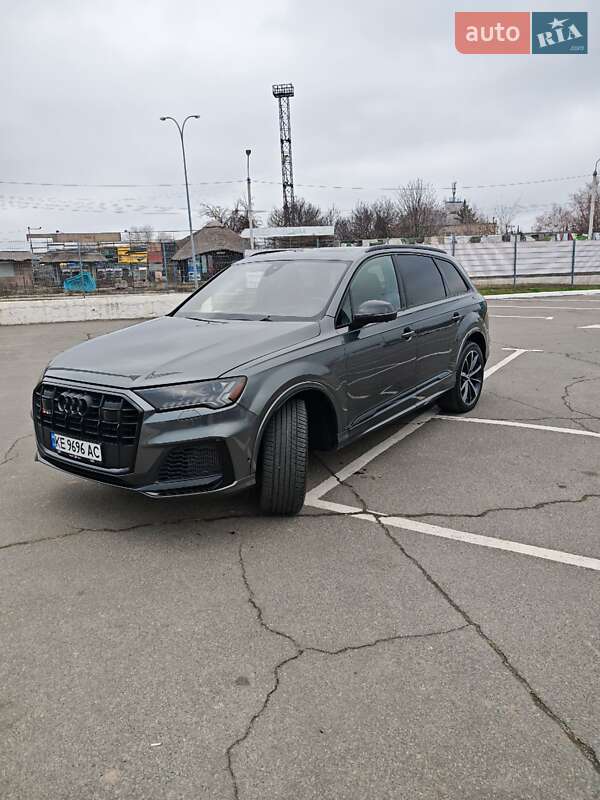 Позашляховик / Кросовер Audi SQ7 2020 в Дніпрі