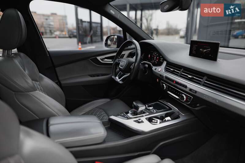 Внедорожник / Кроссовер Audi SQ7 2019 в Кривом Роге