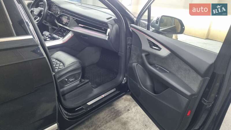 Позашляховик / Кросовер Audi SQ7 2020 в Чернівцях
