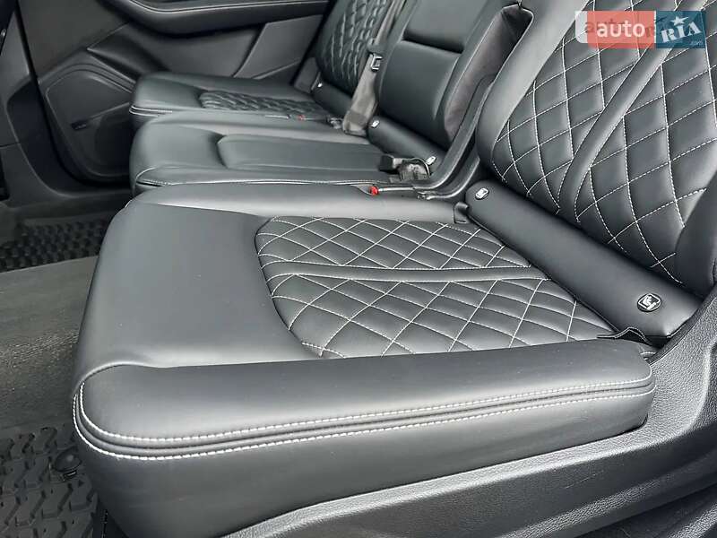 Позашляховик / Кросовер Audi SQ7 2017 в Вінниці