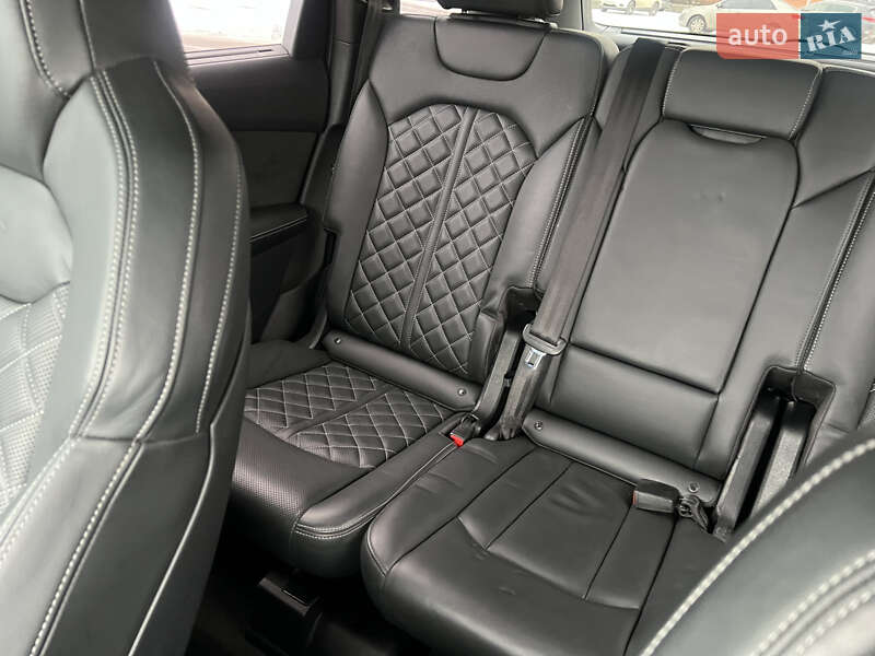 Внедорожник / Кроссовер Audi SQ7 2020 в Киеве