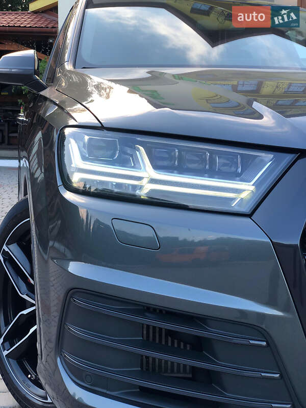 Внедорожник / Кроссовер Audi SQ7 2017 в Трускавце