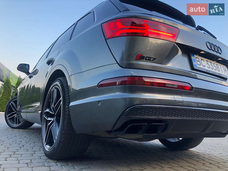 Внедорожник / Кроссовер Audi SQ7 2017 в Трускавце