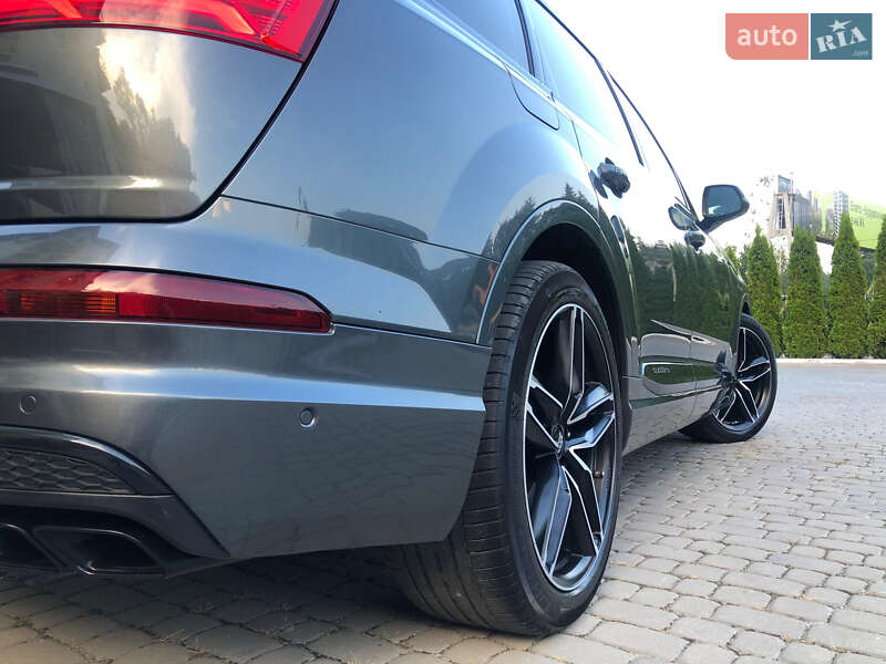 Внедорожник / Кроссовер Audi SQ7 2017 в Трускавце