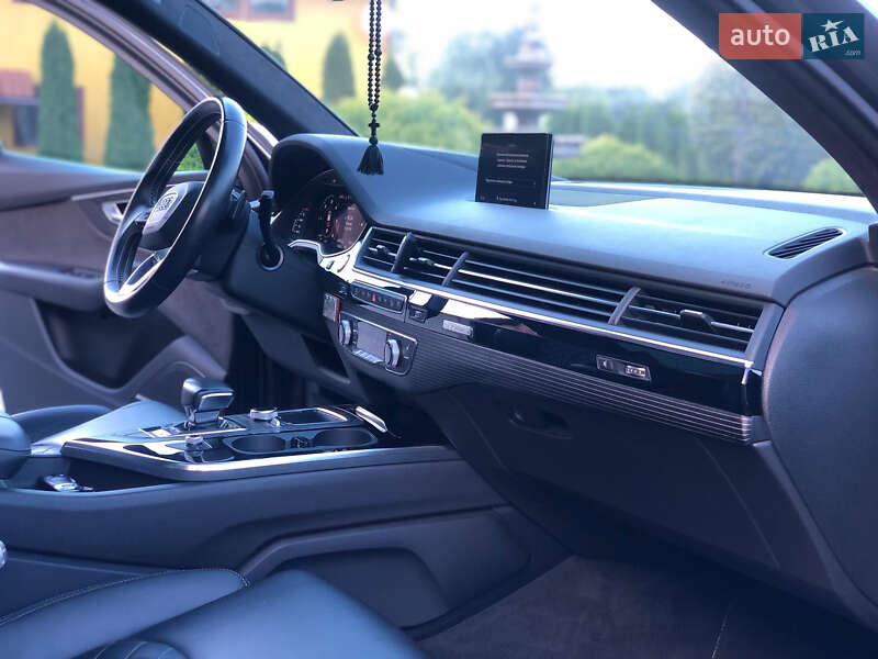 Внедорожник / Кроссовер Audi SQ7 2017 в Трускавце