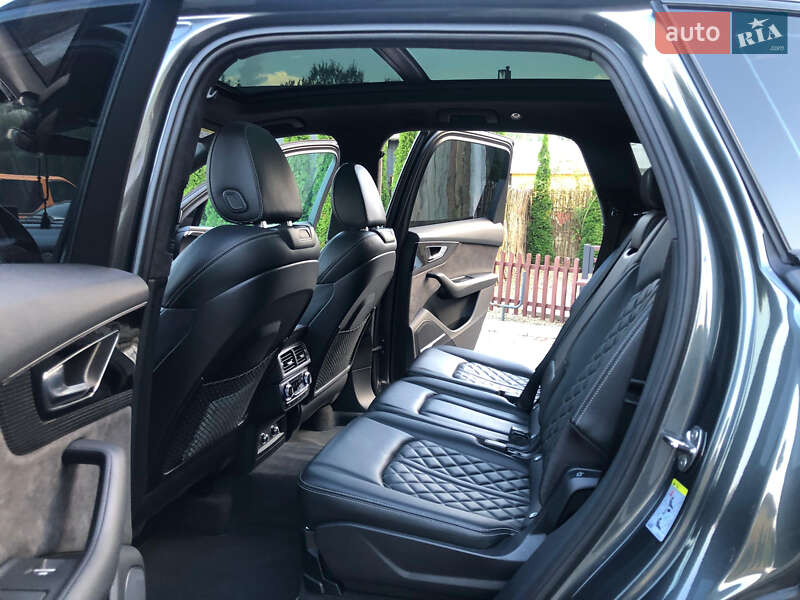 Внедорожник / Кроссовер Audi SQ7 2017 в Трускавце