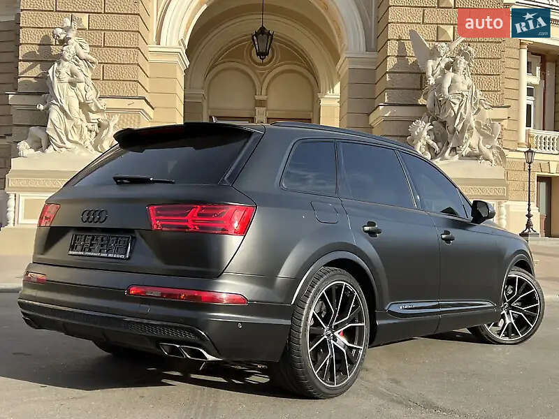 Позашляховик / Кросовер Audi SQ7 2017 в Києві