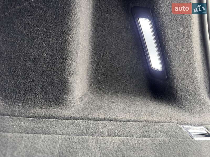 Внедорожник / Кроссовер Audi SQ7 2017 в Тернополе