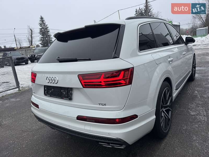 Внедорожник / Кроссовер Audi SQ7 2017 в Тернополе