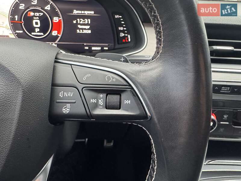 Внедорожник / Кроссовер Audi SQ7 2017 в Тернополе