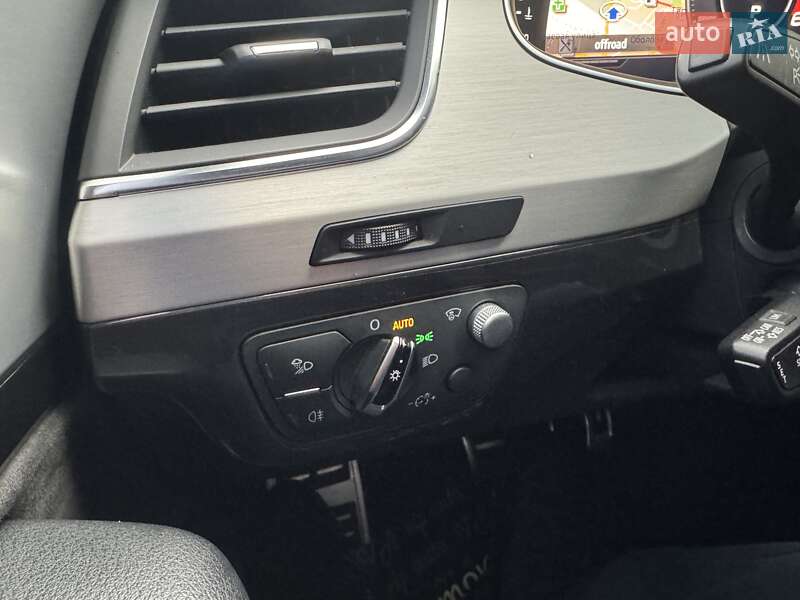 Внедорожник / Кроссовер Audi SQ7 2017 в Тернополе