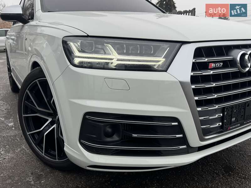 Внедорожник / Кроссовер Audi SQ7 2017 в Тернополе