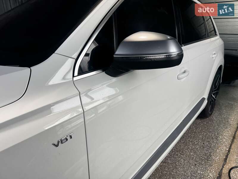 Внедорожник / Кроссовер Audi SQ7 2017 в Тернополе