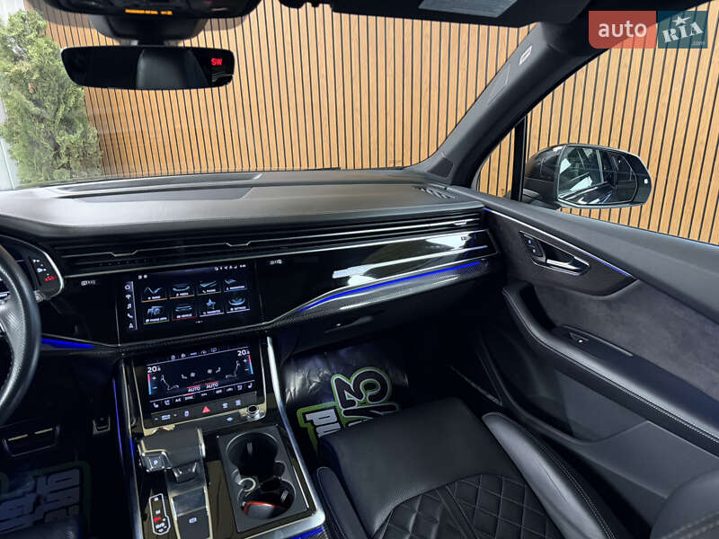 Внедорожник / Кроссовер Audi SQ7 2020 в Киеве