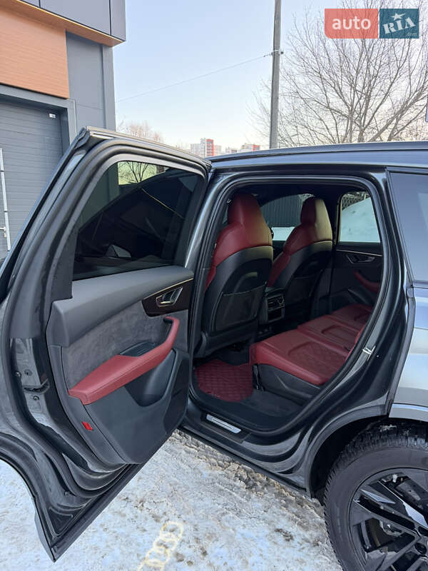 Позашляховик / Кросовер Audi SQ7 2021 в Києві