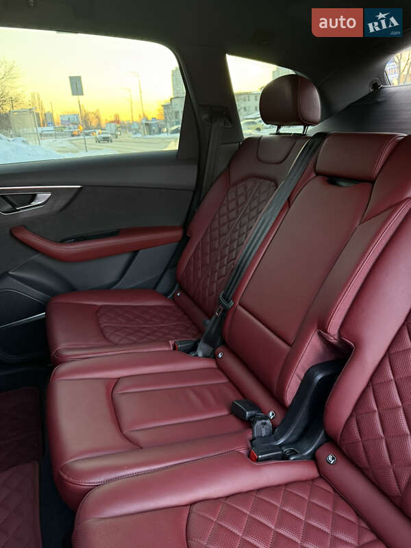 Позашляховик / Кросовер Audi SQ7 2021 в Києві