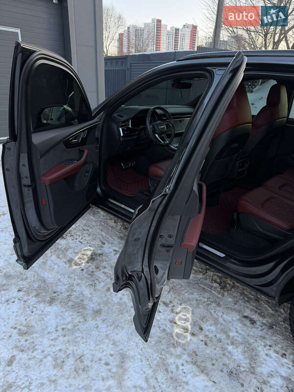 Позашляховик / Кросовер Audi SQ7 2021 в Києві