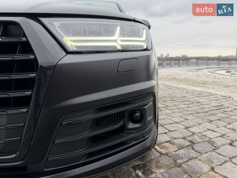 Позашляховик / Кросовер Audi SQ7 2018 в Києві