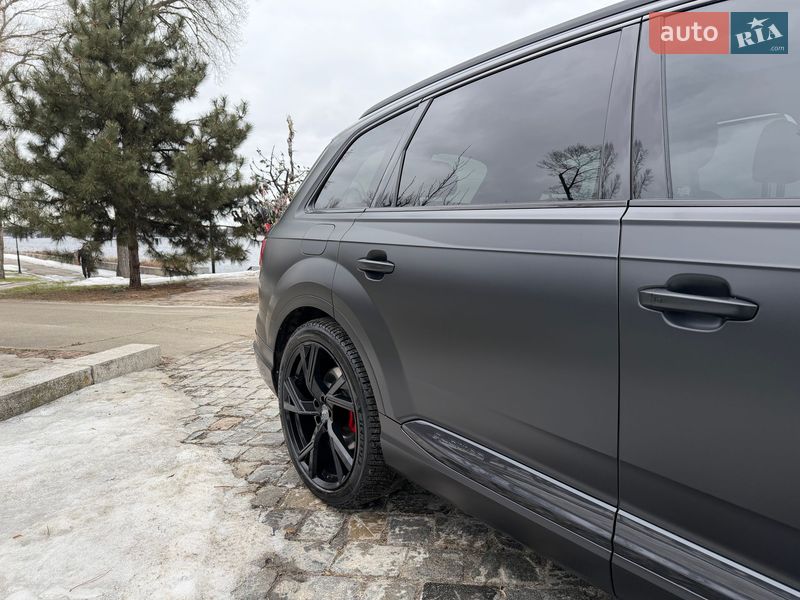 Позашляховик / Кросовер Audi SQ7 2018 в Києві
