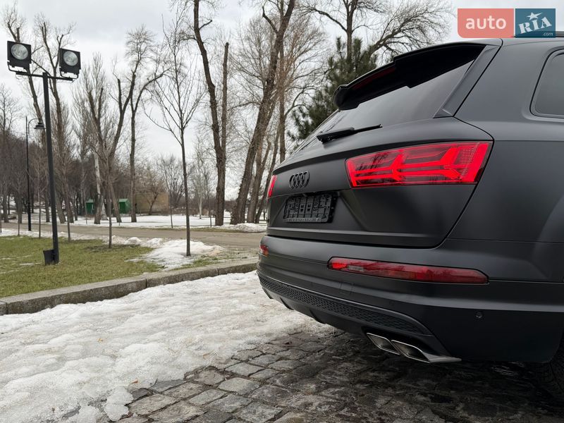 Позашляховик / Кросовер Audi SQ7 2018 в Києві