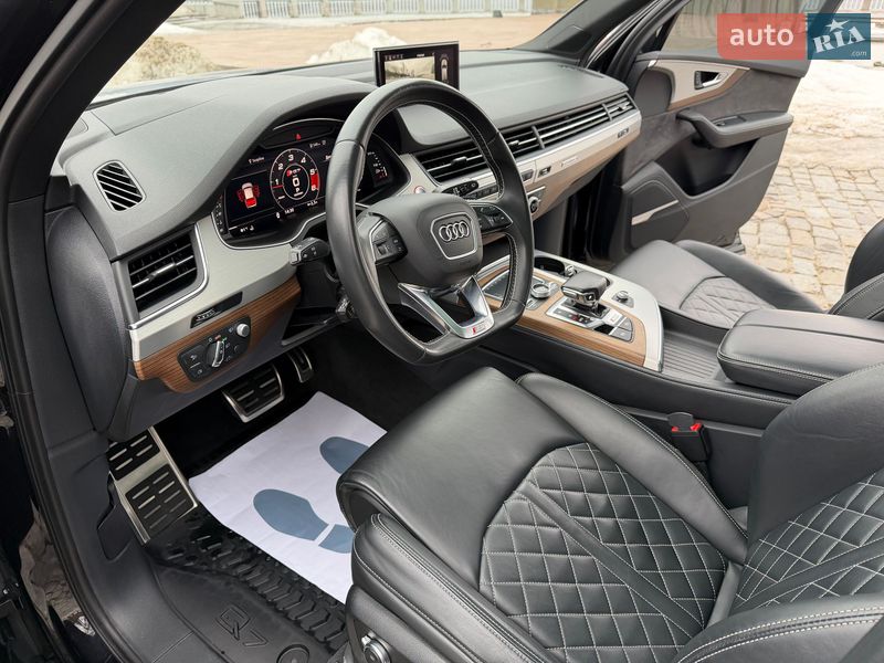 Позашляховик / Кросовер Audi SQ7 2018 в Києві
