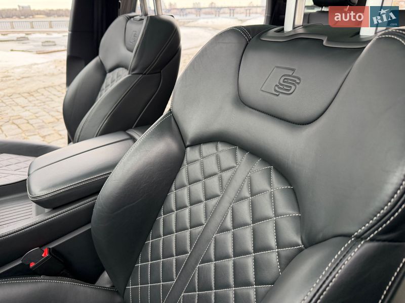 Позашляховик / Кросовер Audi SQ7 2018 в Києві