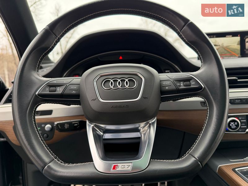 Позашляховик / Кросовер Audi SQ7 2018 в Києві