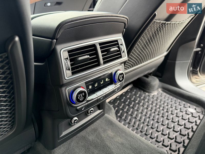 Позашляховик / Кросовер Audi SQ7 2018 в Києві