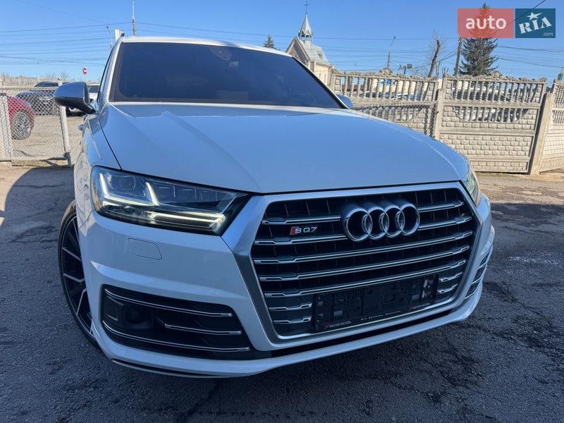 Внедорожник / Кроссовер Audi SQ7 2017 в Тернополе