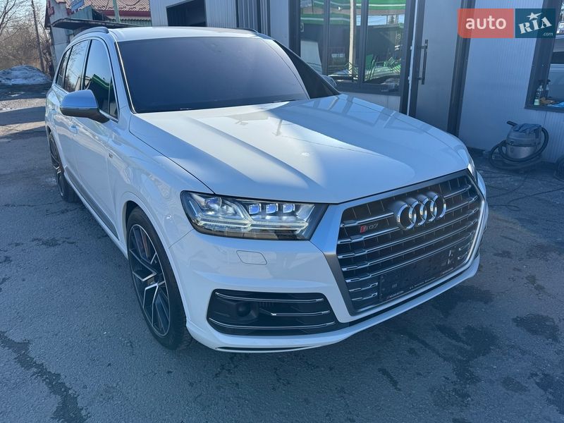 Внедорожник / Кроссовер Audi SQ7 2017 в Тернополе