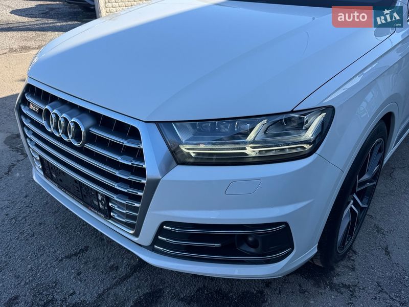 Внедорожник / Кроссовер Audi SQ7 2017 в Тернополе