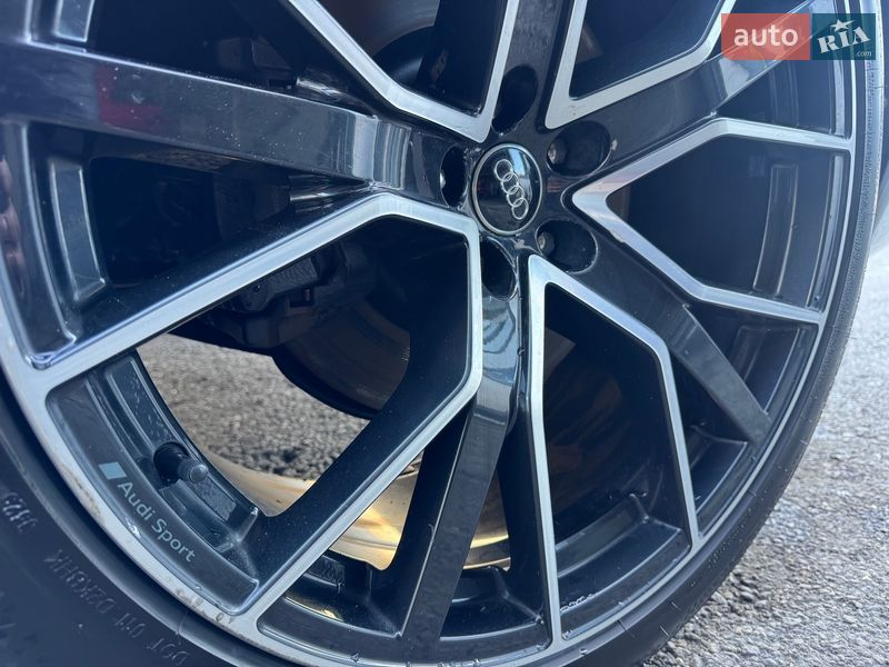 Внедорожник / Кроссовер Audi SQ7 2017 в Тернополе