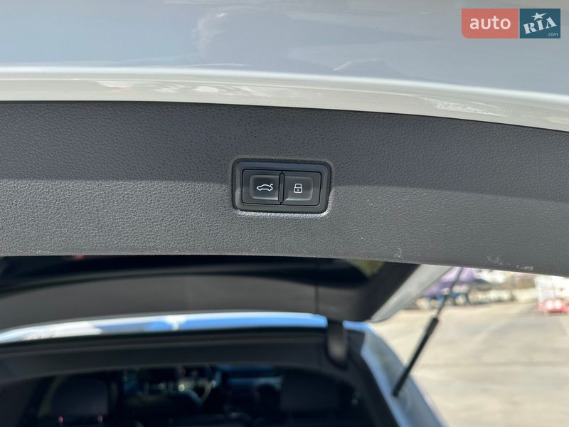 Внедорожник / Кроссовер Audi SQ7 2018 в Одессе