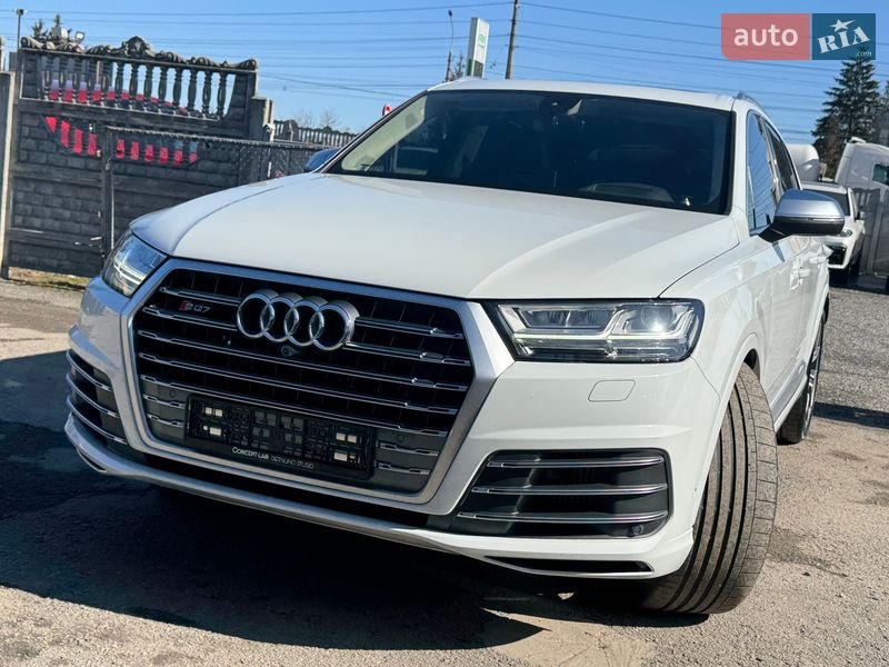 Внедорожник / Кроссовер Audi SQ7 2017 в Тернополе