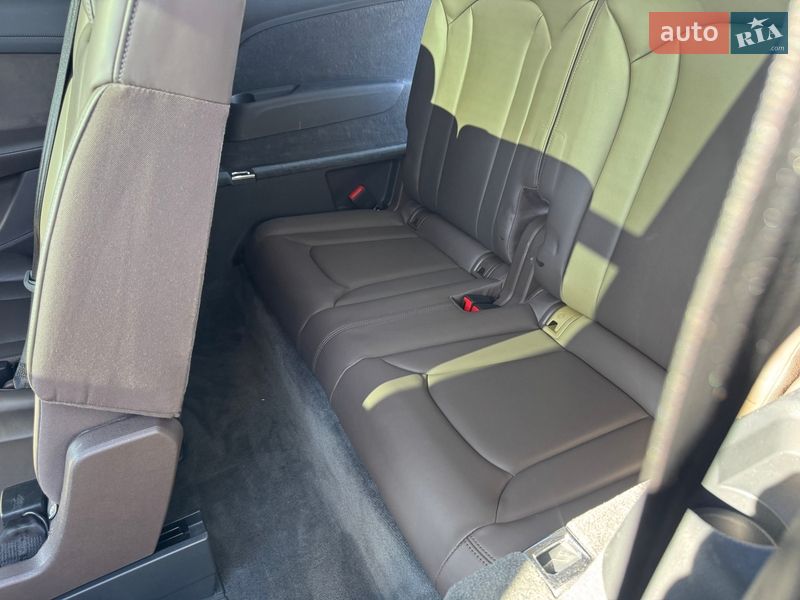Внедорожник / Кроссовер Audi SQ7 2017 в Тернополе