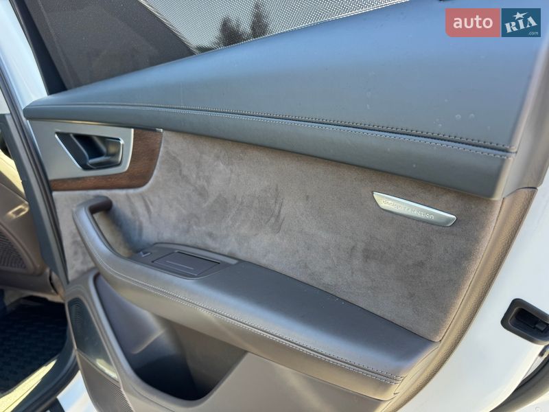 Внедорожник / Кроссовер Audi SQ7 2017 в Тернополе