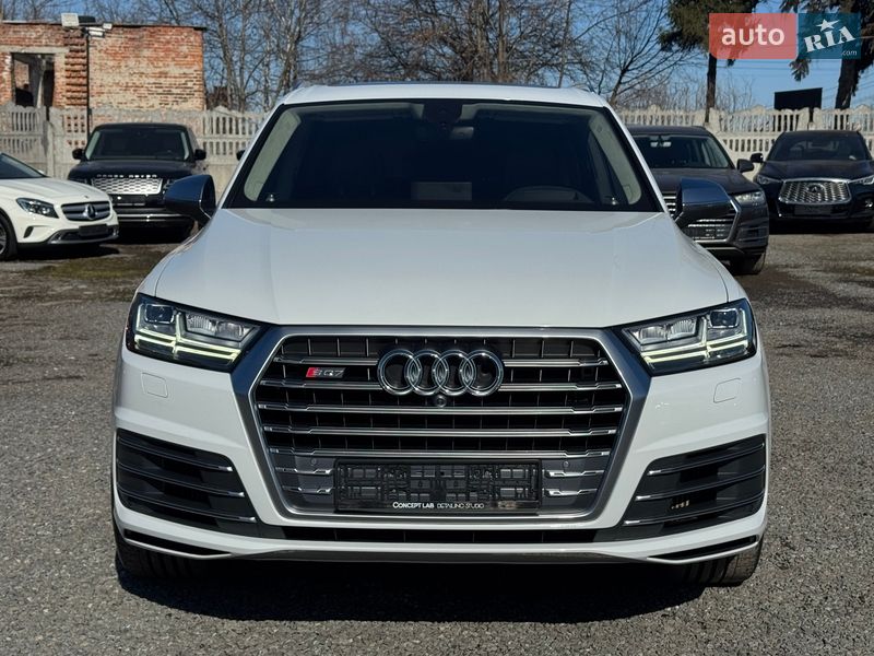 Внедорожник / Кроссовер Audi SQ7 2017 в Тернополе