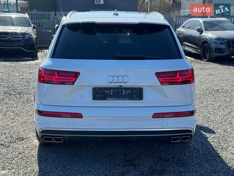 Внедорожник / Кроссовер Audi SQ7 2017 в Тернополе