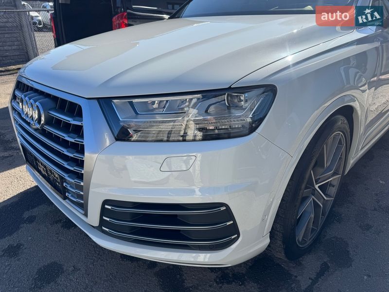 Внедорожник / Кроссовер Audi SQ7 2017 в Тернополе