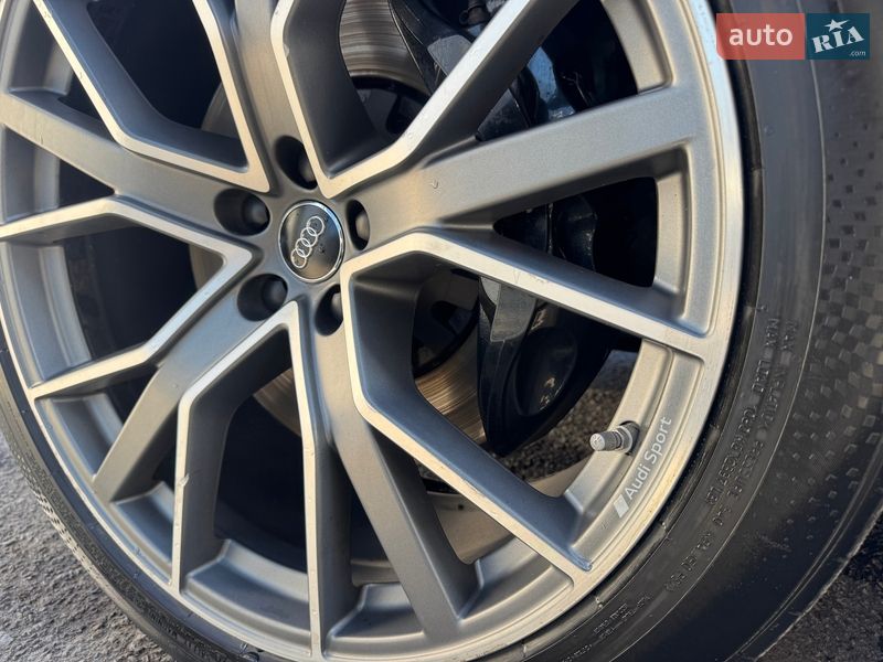 Внедорожник / Кроссовер Audi SQ7 2017 в Тернополе