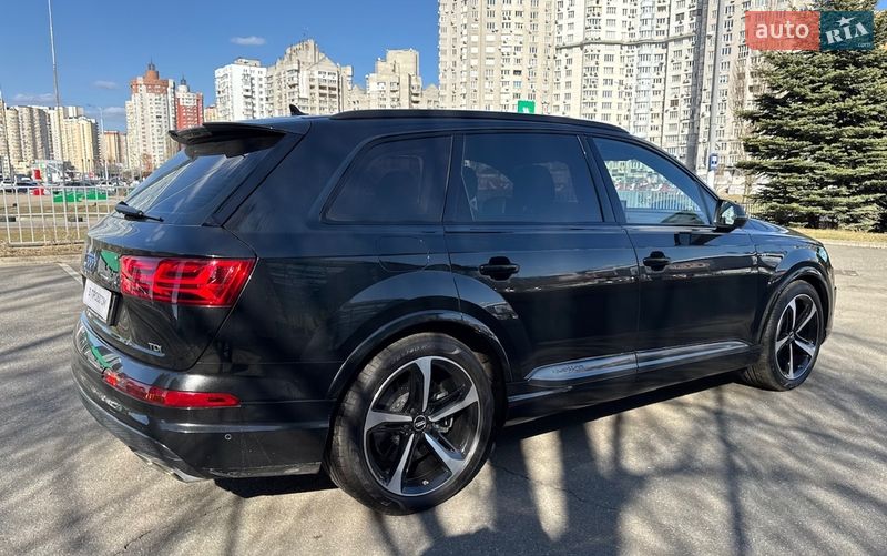 Позашляховик / Кросовер Audi SQ7 2017 в Києві
