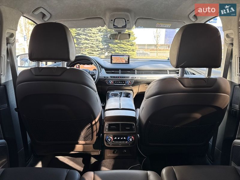 Позашляховик / Кросовер Audi SQ7 2017 в Києві