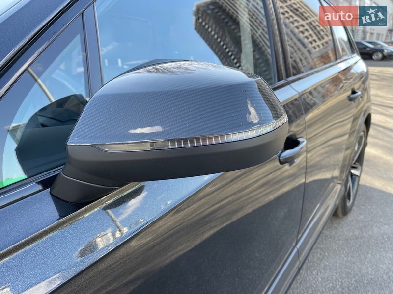 Позашляховик / Кросовер Audi SQ7 2017 в Києві