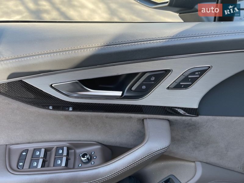 Позашляховик / Кросовер Audi SQ7 2017 в Києві