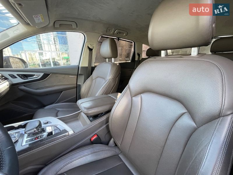 Позашляховик / Кросовер Audi SQ7 2017 в Києві