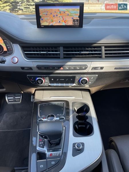 Позашляховик / Кросовер Audi SQ7 2017 в Києві