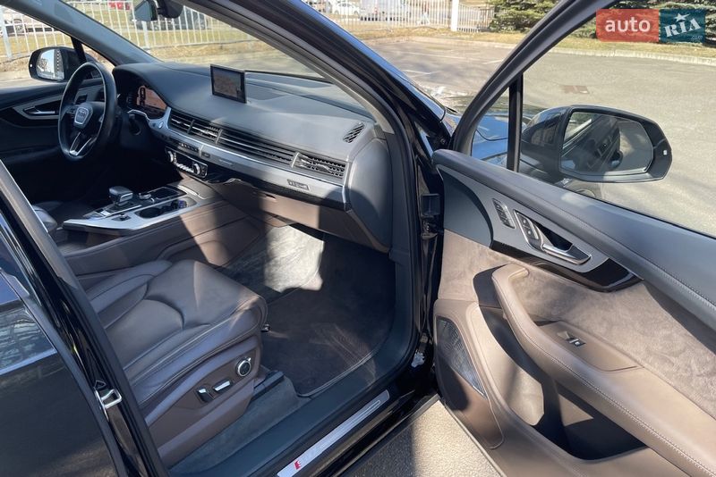 Позашляховик / Кросовер Audi SQ7 2017 в Києві